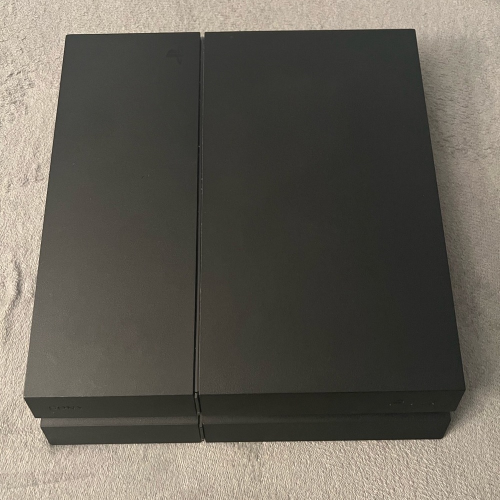PS4, games, and controllers